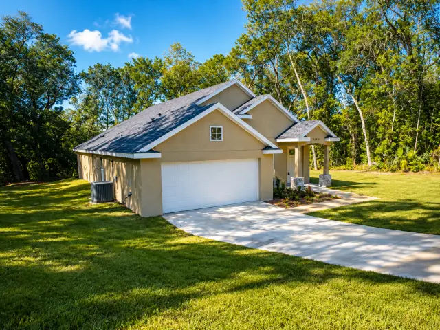 Sackamaxon Drive custom single-family home exterior